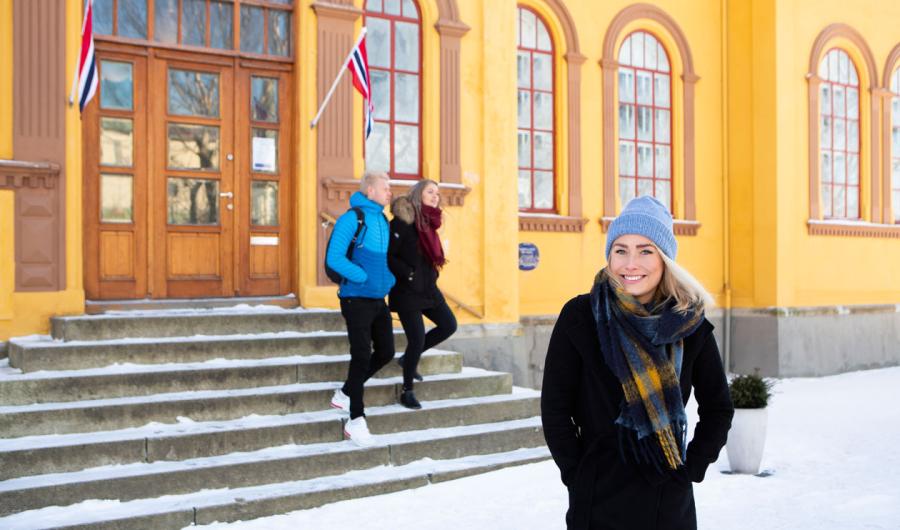 Studenter utenfor Bymuseet i Bodø