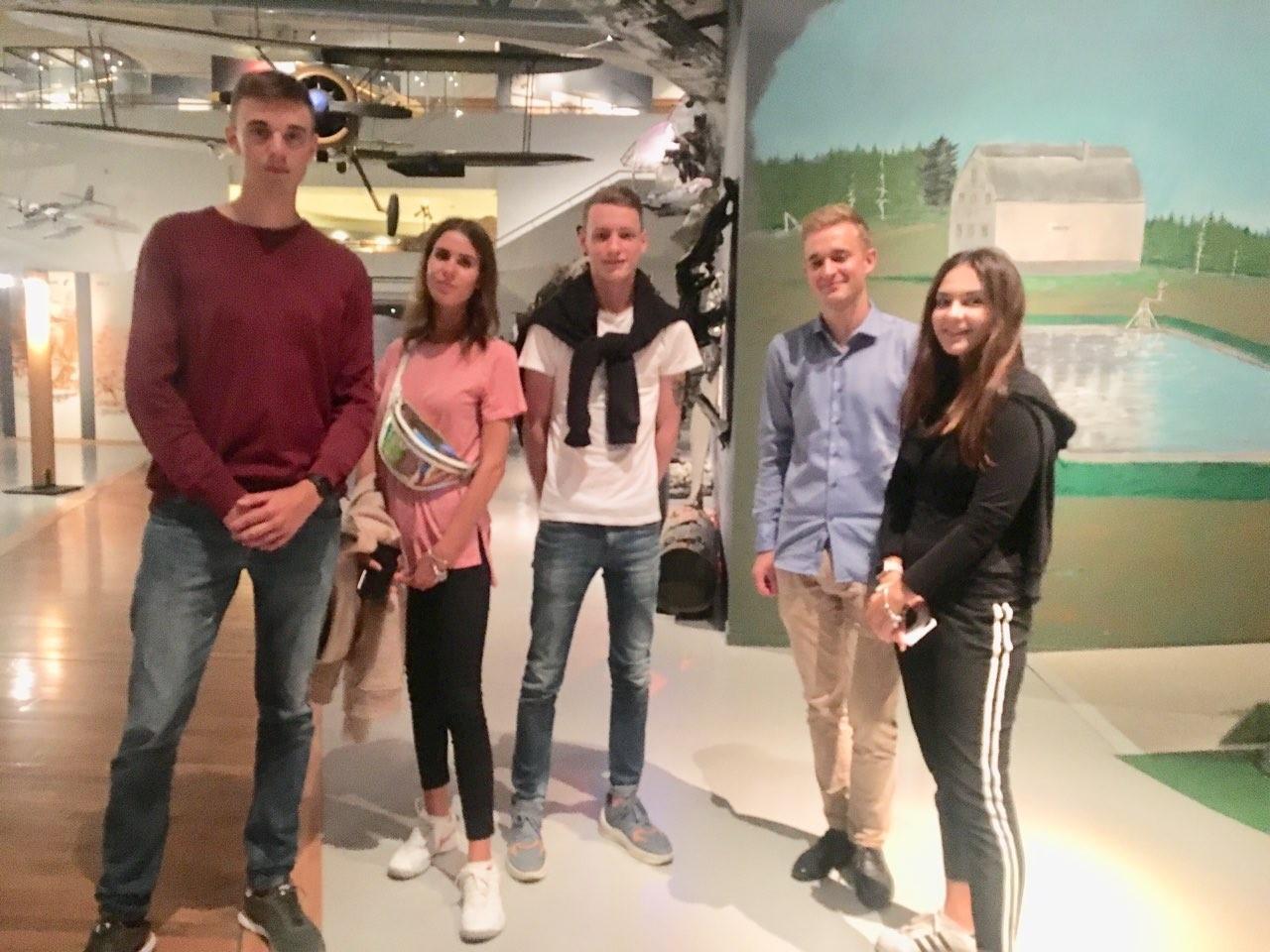 Students at Luftfartsmuseet
